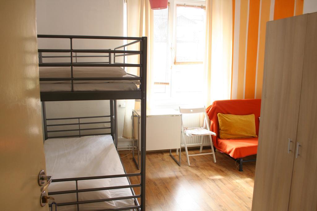 Apart & Hostel Guest Room Brendan *